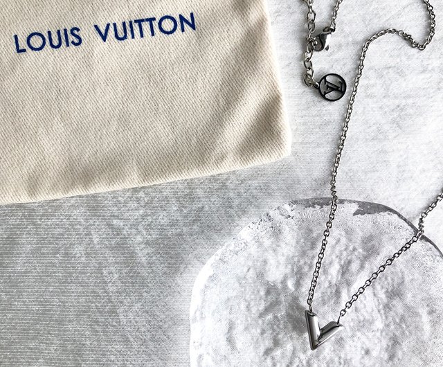 LOUIS VUITTON エセンシャルV シルバー ネックレス ルイヴィトン Louis