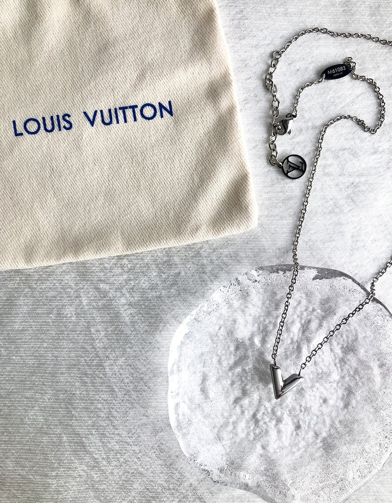 【 日本直送　名牌中古包 】LOUIS VUITTON ルイヴィトン ネックレス シルバー エセンシャルV M61083 vintage オールド wttc8c - 項鍊 - 其他材質 銀色