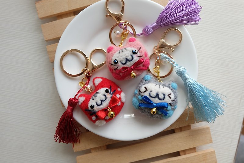 sleeping original handmade [yushoufu cat roll] pendant/key ring - Keychains - Wool Multicolor