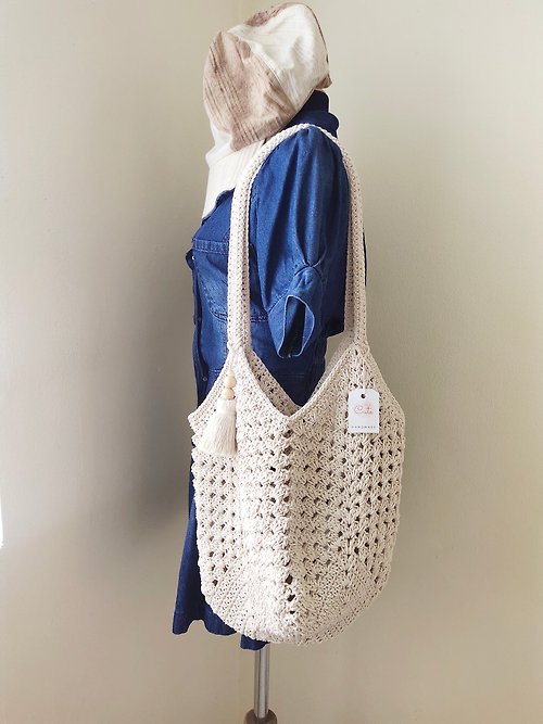 Meet Cute Crochet Granny Square Shoulder bag / Shopping bag
