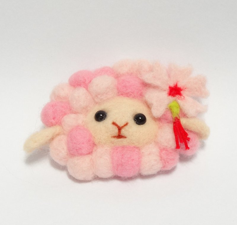 小綿羊粉色花朵 -羊毛氈  "鑰匙圈、吊飾、擺飾、別針"   (可客製化更改顏色)(情人節禮物) - 胸針 - 羊毛 粉紅色