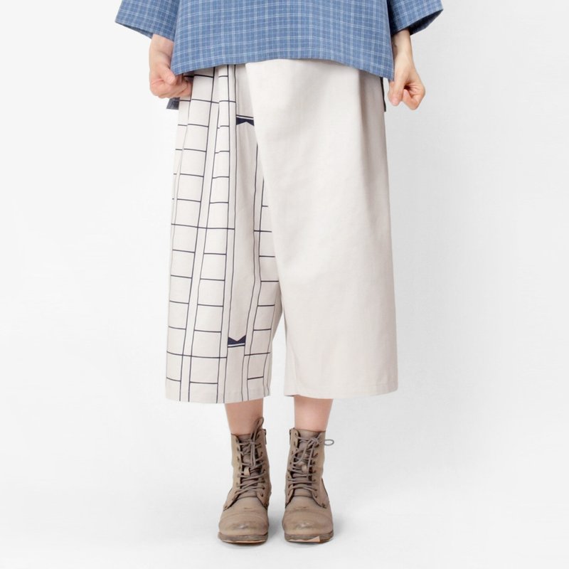 Large manuscript printed asymmetrical cut hakama-beige - กางเกงขายาว - เส้นใยสังเคราะห์ ขาว