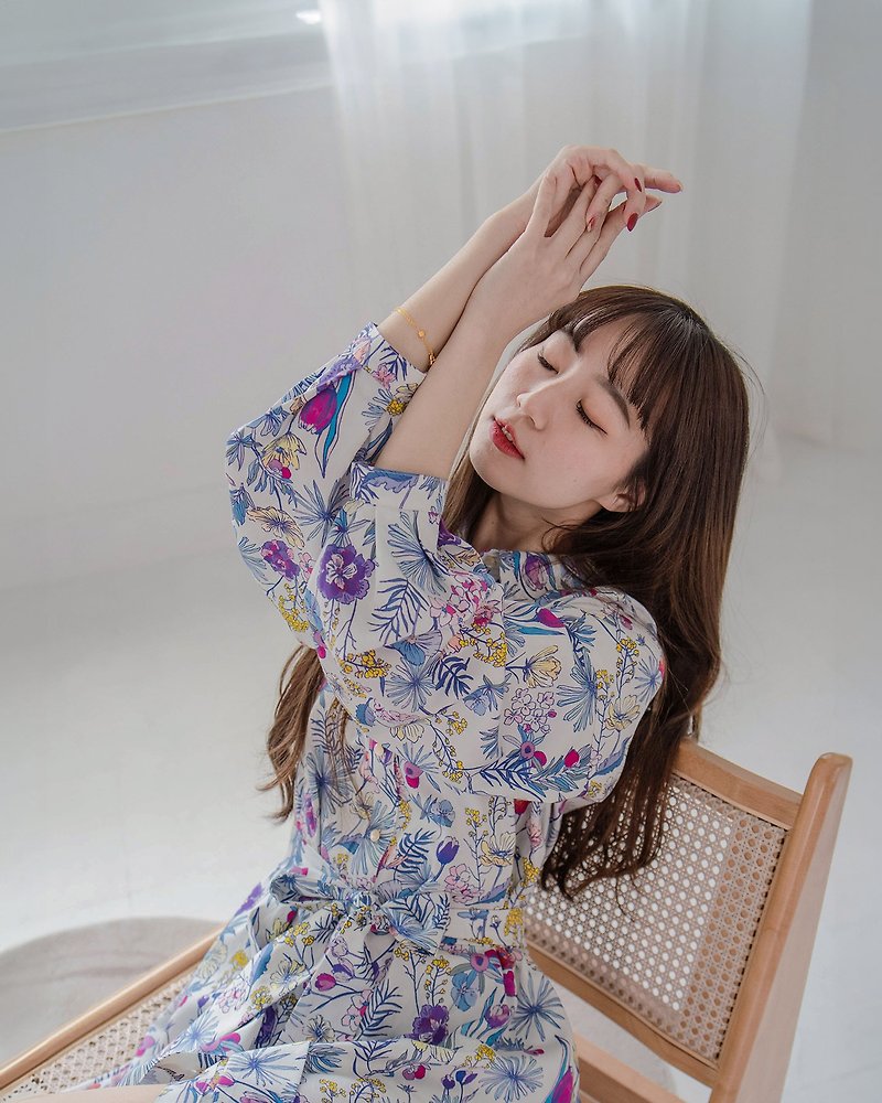 [Chiba, Japan] Cool bookish style belted waist long-sleeved shirt small dress light color - ชุดเดรส - ผ้าฝ้าย/ผ้าลินิน ขาว