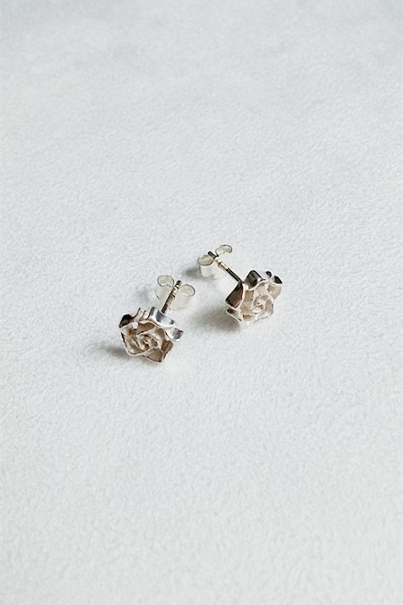 Rose Earrings 925 Sterling Silver [SZE1609] - ต่างหู - โลหะ ขาว