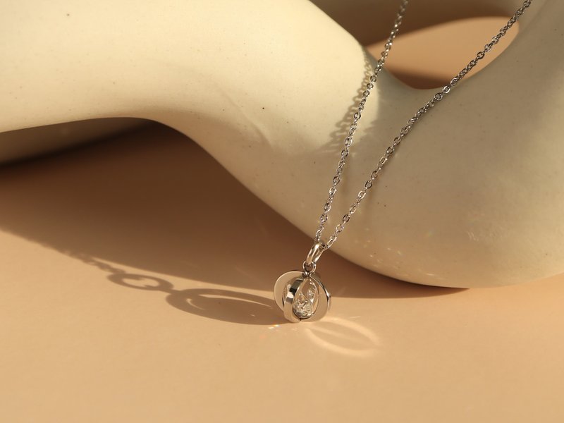 Quenching light. stainless steel necklace - สร้อยคอ - สแตนเลส สีเงิน