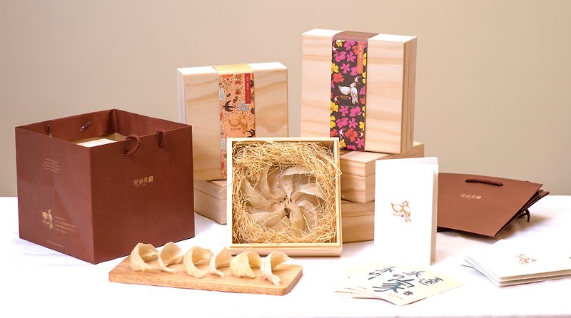 Hong Kong and Macau Free Shipping Natural Dried Bird's Nest Wooden Gift Box Round Triangle 50G Advanced Spring Festival Gift Box Gift Recommendation - 健康食品・サプリメント - 食材 ブラウン