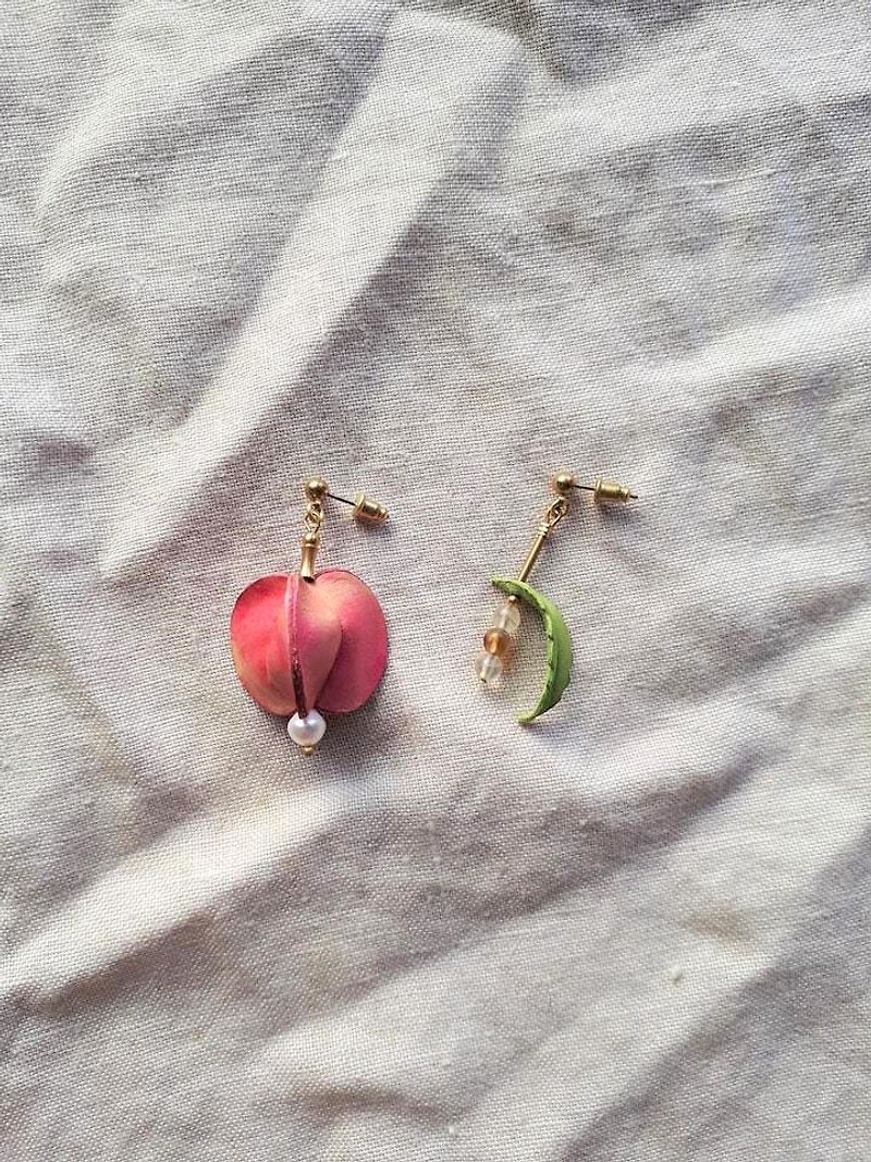 Taiwan Luanshu Asymmetrical Earrings_Pearl Leather Hand Dyed and Shaped - Earrings & Clip-ons - Genuine Leather Pink