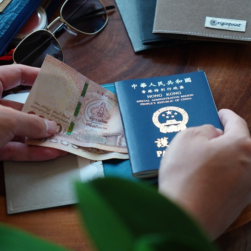 Leather Paper Passport Cover Simple Paper Texture - ที่ใส่บัตรคล้องคอ - กระดาษ 