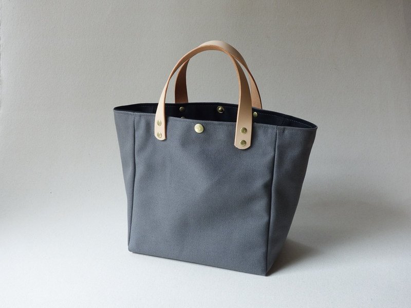 Simple Tote Bag S・Dark Grey - กระเป๋าถือ - ผ้าฝ้าย/ผ้าลินิน สีเทา