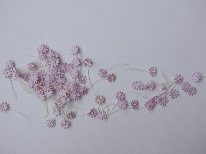 paper flower, 100 pcs. small daisy DIY paper, size 1.00 cm., yarn, purple color - 其他 - 紙 紫色