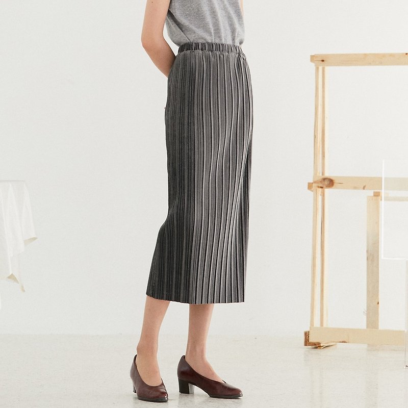Dark gray loves you poetry beautiful velvet pleated skirt with elastic pleated midi skirt - กระโปรง - เส้นใยสังเคราะห์ สีเทา
