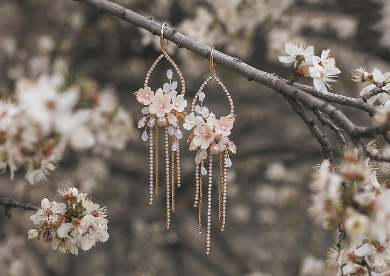 White opal pink earrings, Bridal flower pearl jewelry, Cherry blossom - 髮飾 - 黏土 粉紅色