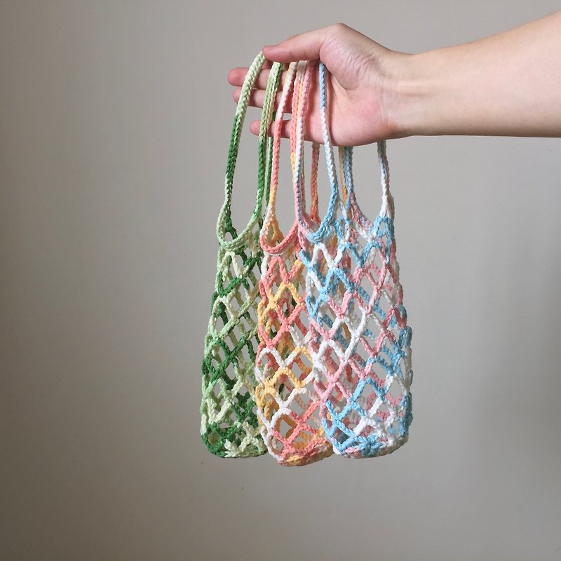 Xiao fabric summer fun large plaid cotton hand-woven bottle beverage bag - ถุงใส่กระติกนำ้ - ผ้าฝ้าย/ผ้าลินิน หลากหลายสี