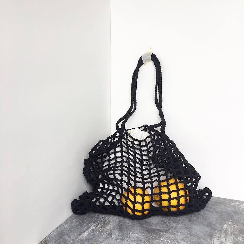 Black Nagridia Crochet Bag - กระเป๋าถือ - ผ้าฝ้าย/ผ้าลินิน สีดำ