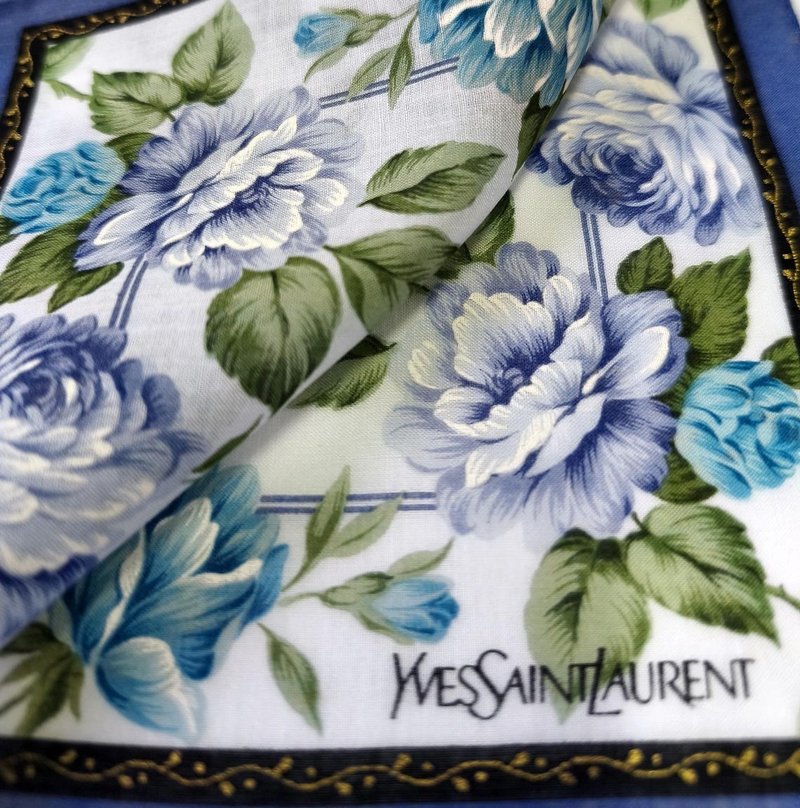 Yves Saint Laurent Vintage Handkerchief – Blue Purple Roses 18.5 x 18.5 inches - 手帕 - 棉．麻 藍色