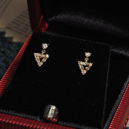 IRIZA Jewellery 18K金鑽石點耳環 18K Gold Diamond Pointer Earrings