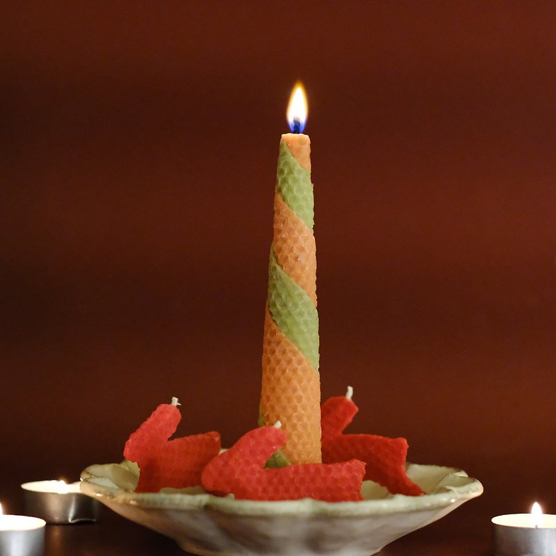 Rotating Red Rabbit Beeswax Candle Rainbow Beeswax Roll Candle Combination - Candles & Candle Holders - Wax Multicolor