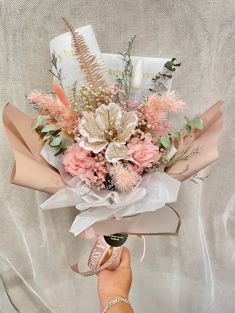 | Little Dreamland Floral Arrangement | Milanese Gypsophila dry bouquet Valentine's Day bouquet Mother's Day bouquet - ช่อดอกไม้แห้ง - พืช/ดอกไม้ ขาว