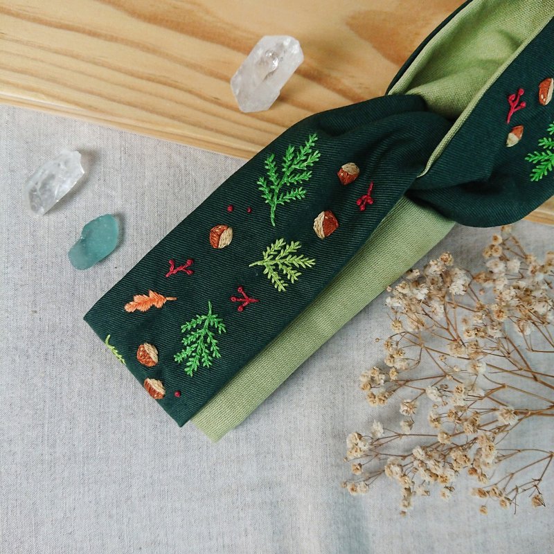 頭上的花園系列-可口栗子雙拼撞色手工刺繡髮帶 - 髮箍/髮帶 - 繡線 綠色