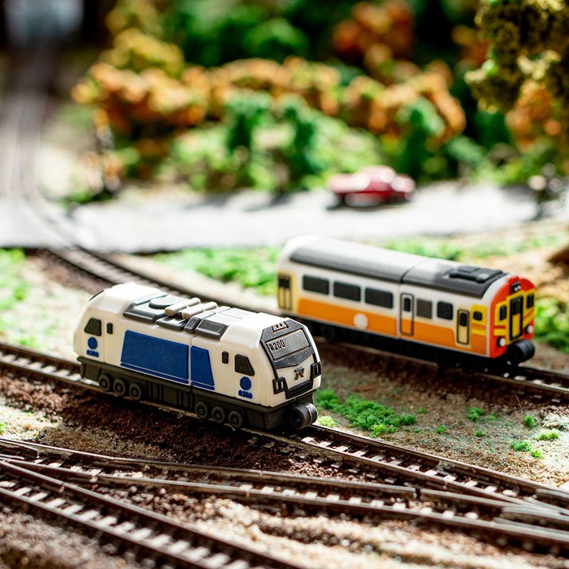 Taiwan Railway train-shaped flash drive R200 E500 EMU100 Ziqiang EMU 64GB - USB Flash Drives - Silicone 