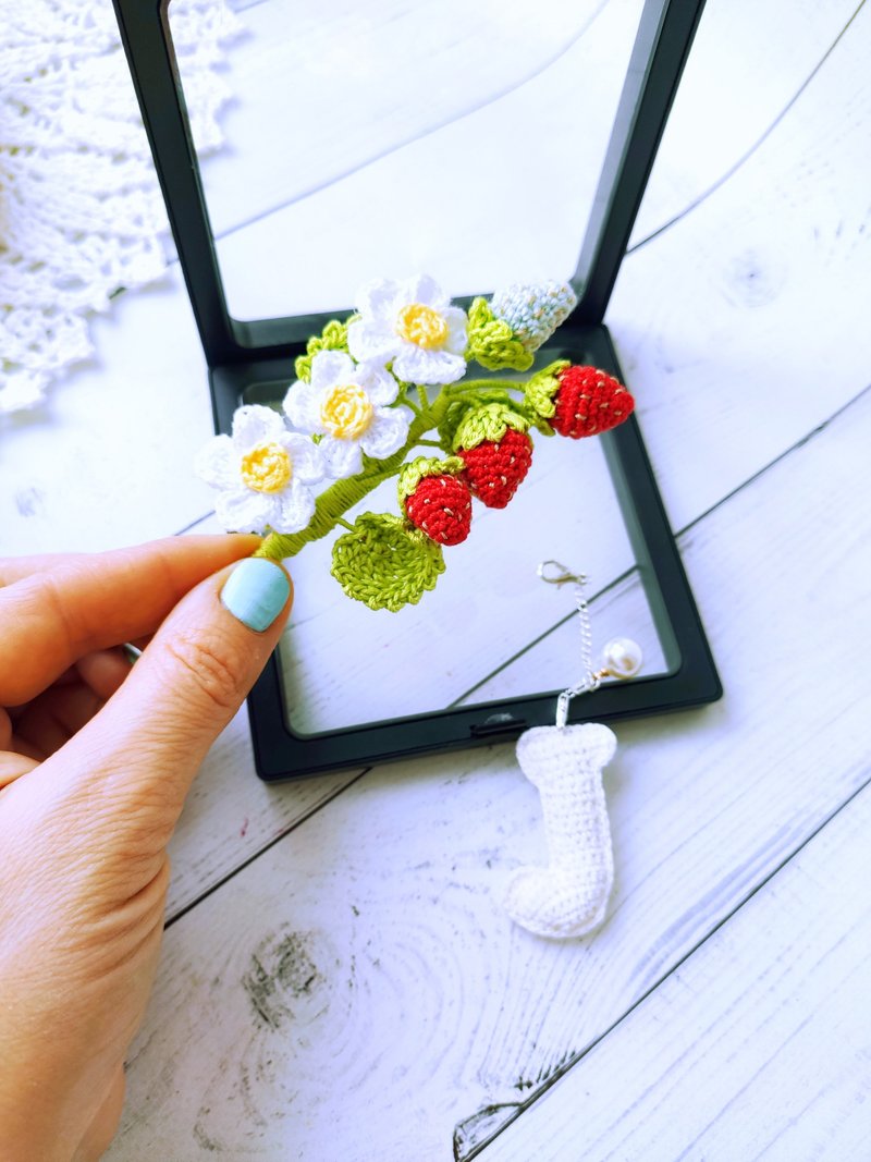 草莓胸針 草莓別針胸針 紅色草莓胸針 草莓連衣裙 水果飾品 - 胸針 - 環保材質 紅色