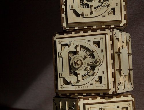 /Ugears/ Ukrainian wooden model safe Safe