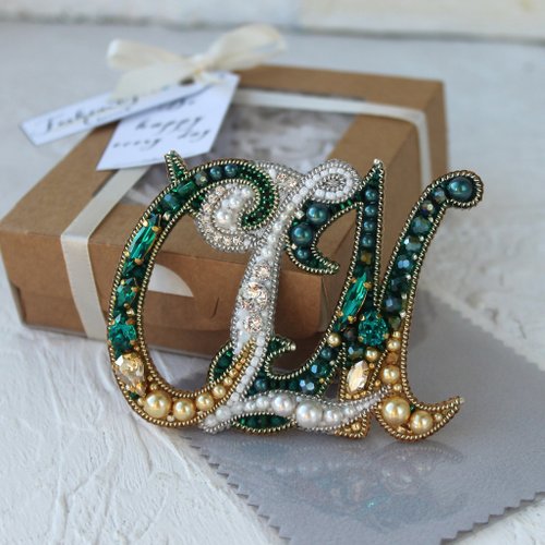 Handmade beads embroidery A-letter brooch selling Gift jewelry