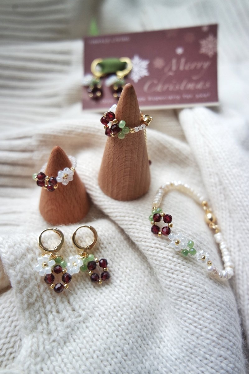 \ CHRISTMAS Special / Garnet Flower Earrings, Ring & Bracelet - สร้อยข้อมือ - คริสตัล สีแดง