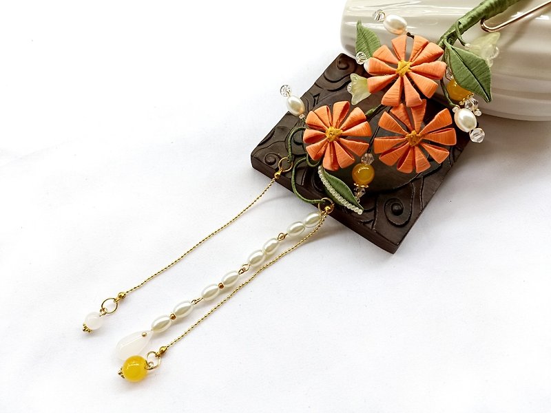 Early summer orange daisy antique style flower hairpin hair accessories - เครื่องประดับผม - งานปัก สีส้ม