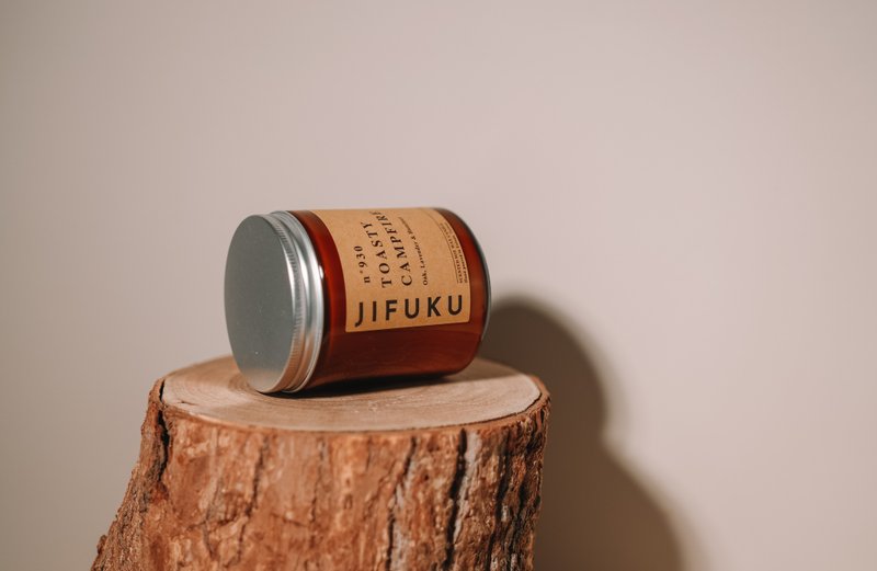 Toasty Campfire Natural Soy Candle Oak Lavender Hazelnut JIFUKU - น้ำหอม - ขี้ผึ้ง สีนำ้ตาล