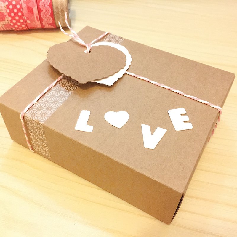 Buy gift box carefully fine packaging - วัสดุห่อของขวัญ - กระดาษ สีนำ้ตาล