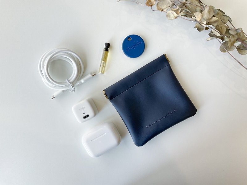 Textured leather storage bag | deep sea blue | - กระเป๋าเครื่องสำอาง - หนังเทียม สีน้ำเงิน