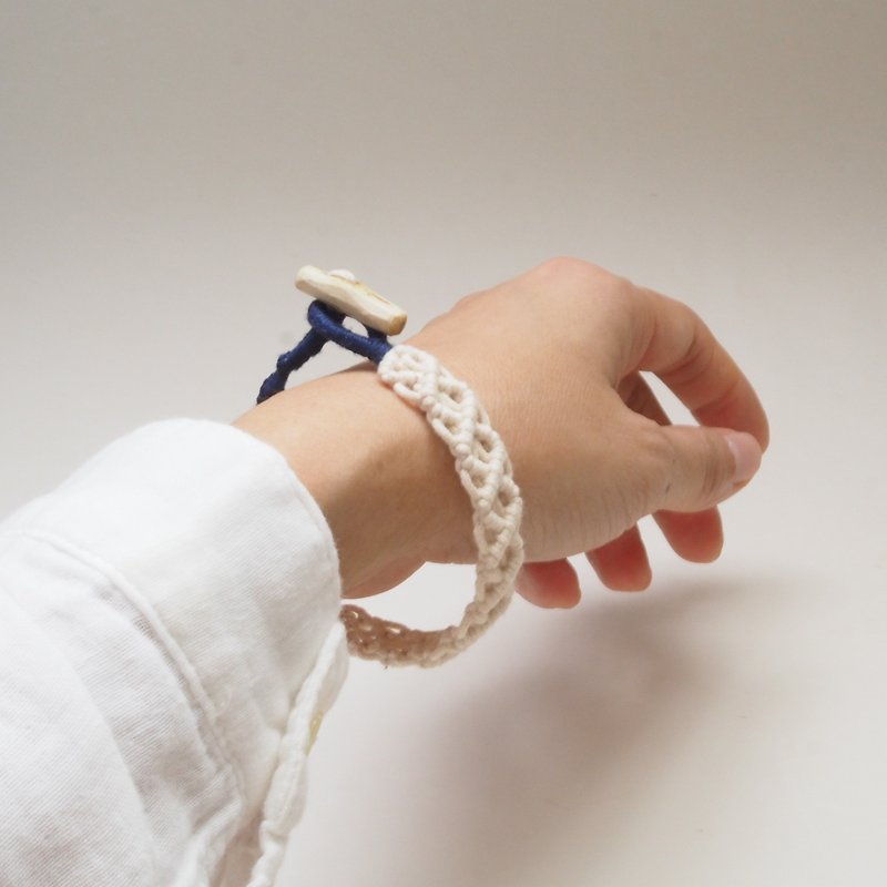 【Weaving Small Objects | Guava Branch Jewelry Series】 Two-color double knot - สร้อยข้อมือ - ผ้าฝ้าย/ผ้าลินิน สีน้ำเงิน