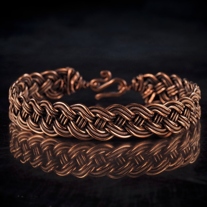 Handmade copper bracelet Unique wire wrapped metal bangle Antique style jewelry - 手鍊/手環 - 銅/黃銅 金色