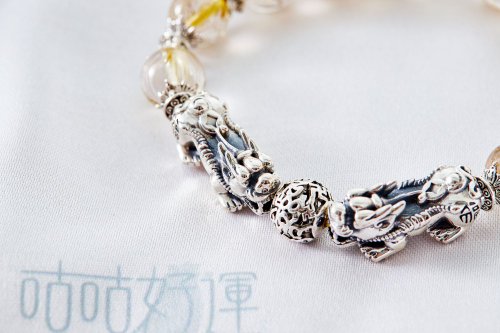 【金・財運アップ】希少！ルチル貔貅⭐️ブレスレット 楽天市場】希少！リビアングラス貔貅＆ゴールドルチルクォーツ