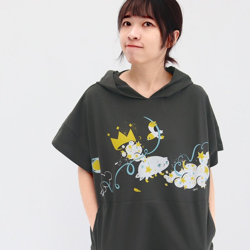 fishcat dazzling dream - hoodie shirt cat - เสื้อยืดผู้หญิง - ผ้าฝ้าย/ผ้าลินิน สีนำ้ตาล