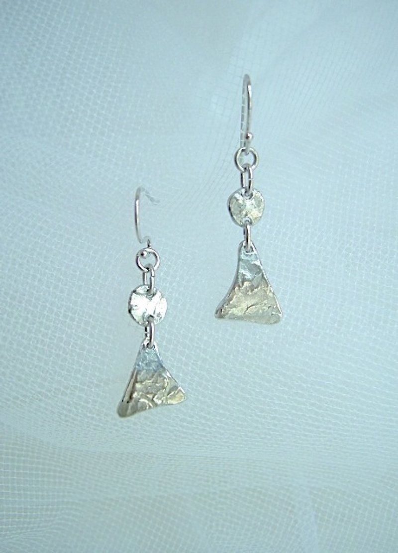 Tin earrings / round and triangle - ต่างหู - โลหะ สีเงิน