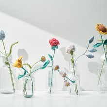 Eco-friendly woven flowers