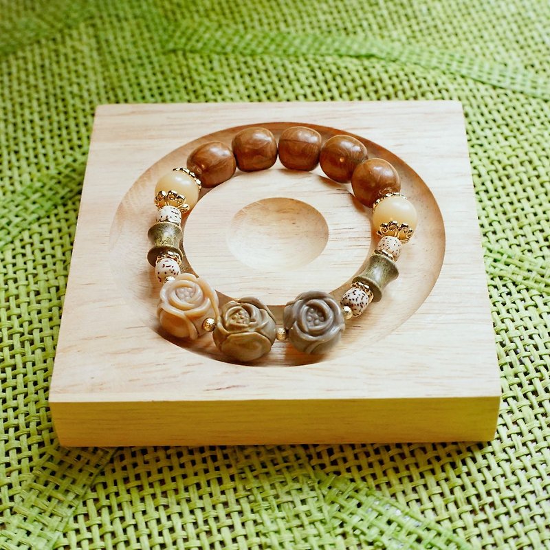Rose Alxa agate carving piece Bodhi six wood || - Bracelets - Wood Brown
