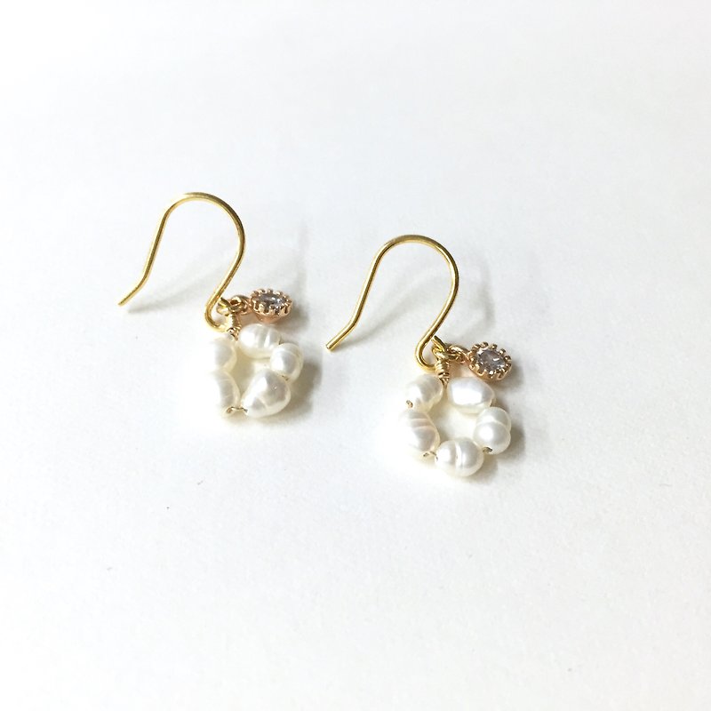 [If] [donuts] Sang minimalist pearl earrings Stone. 14k gold earrings. Natural Pearl / Stone/ diamond / diamond earring. Japanese/French/Simple style. Earrings/Ear hooks/ Clip-On/Earrings - Earrings & Clip-ons - Gemstone Gold