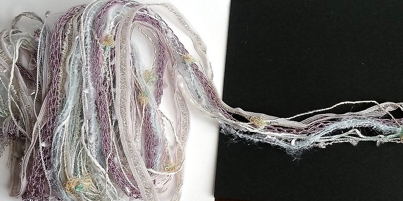 Chain like thread 2.0 m - Knitting, Embroidery, Felted Wool & Sewing - Polyester Pink