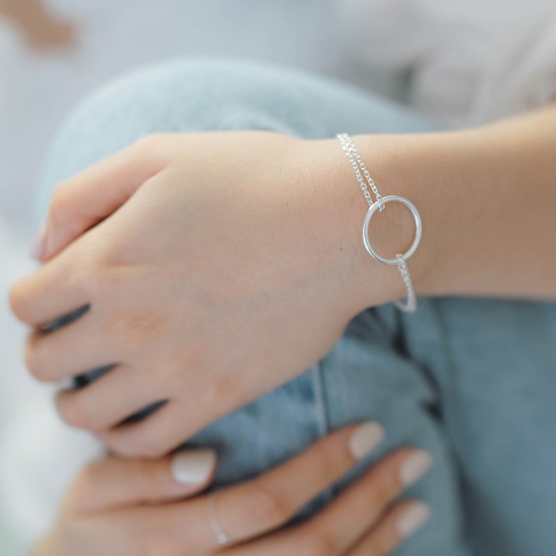 Simple circle bracelet - สร้อยข้อมือ - โลหะ สีเทา