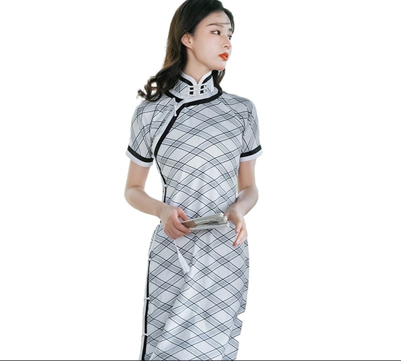 Custom-made replica of the Republic of China retro style flat-cut full-frontal one-piece ancient cheongsam - Qipao - Other Materials White