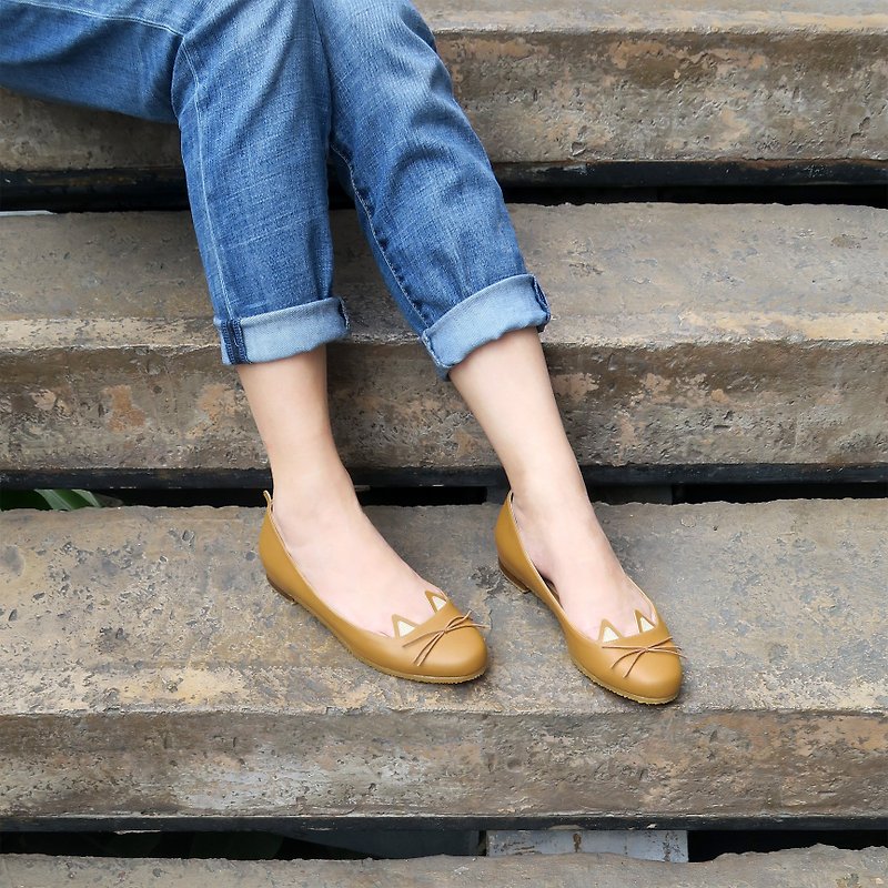 Wanna Cat Flat Shoes - Brown - รองเท้าลำลองผู้หญิง - วัสดุอื่นๆ สีนำ้ตาล