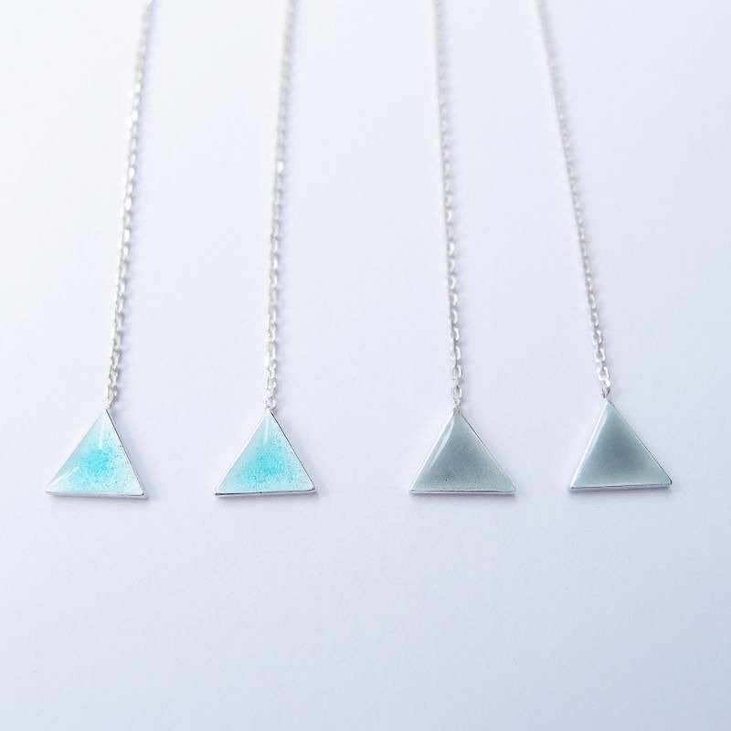Triangular enamel silver chain earrings - ต่างหู - โลหะ 