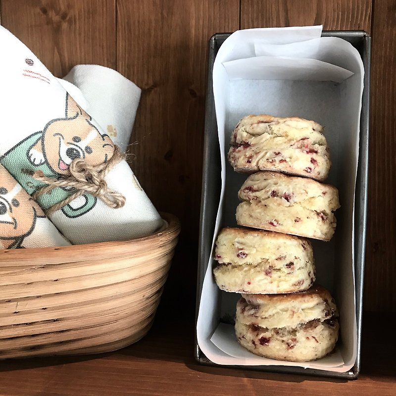 English muffins. Strawberry Scone 6pcs - เค้กและของหวาน - อาหารสด 