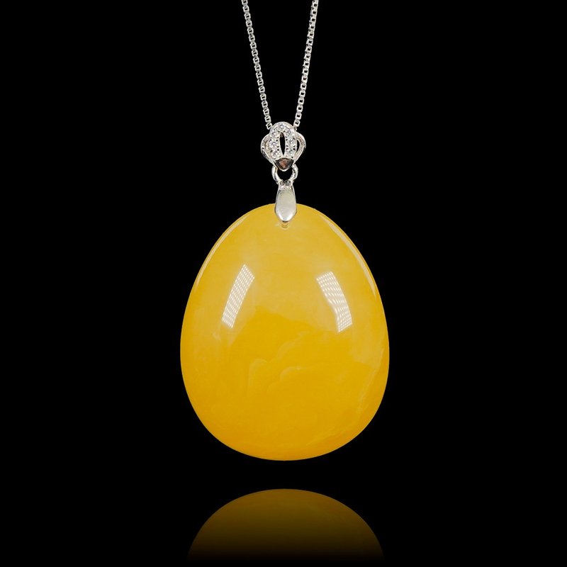 Cloudy Amber Tear Drop Amber 5.5g Pendant - Necklaces - Semi-Precious Stones Multicolor