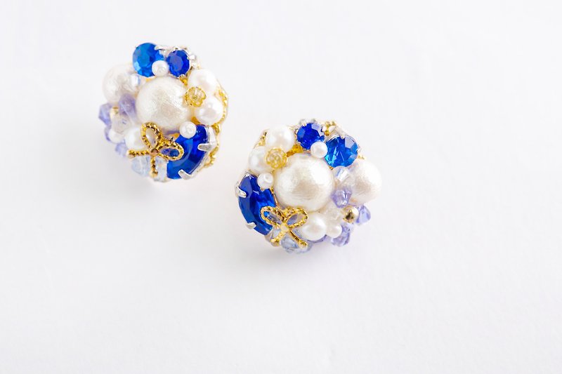 Ribbon · Pearl × Bouquet bouquet earrings (earrings) blue - Earrings & Clip-ons - Other Metals Blue