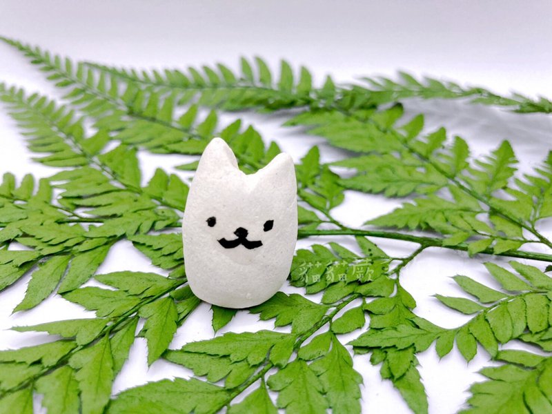 White pottery cat incense sticks incense sticks holder incense handmade pottery cat fern handmade - Fragrances - Pottery White