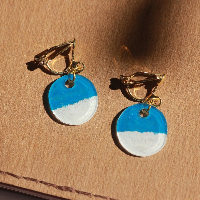 富士山 - 針夾式耳環 - 耳環/耳夾 - 塑膠 藍色